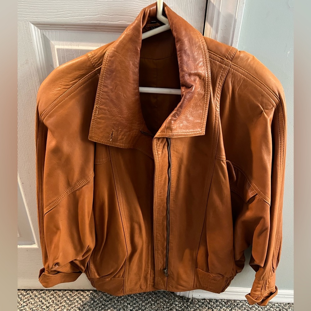 Leonardo Riva Italian Vintage designer Leather jacket size Small, Dolman Sleeves